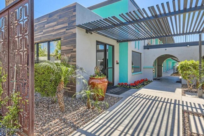 1645 E Thomas Rd Phoenix, AZ 85016
