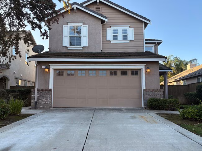 Beautiful 3 Bed 2.5 Bath Brentwood Home
