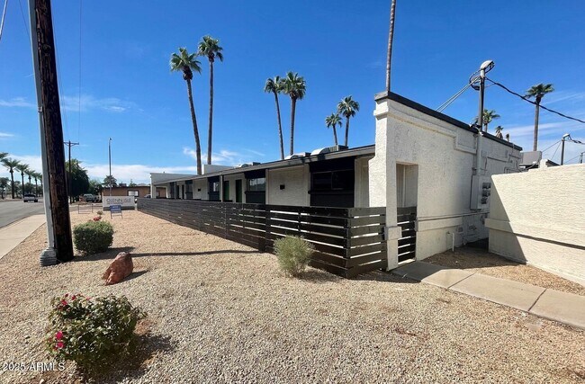 6802 W Glendale Ave Glendale, AZ 85303