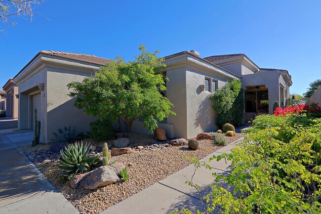 6747 E Eagle Feather Rd Scottsdale, AZ 85266