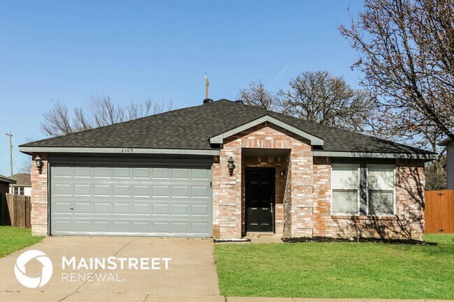 2109 Doecrest Dr Denton, TX 76210