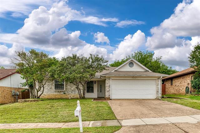 6433 Westridge Dr Watauga, TX 76148