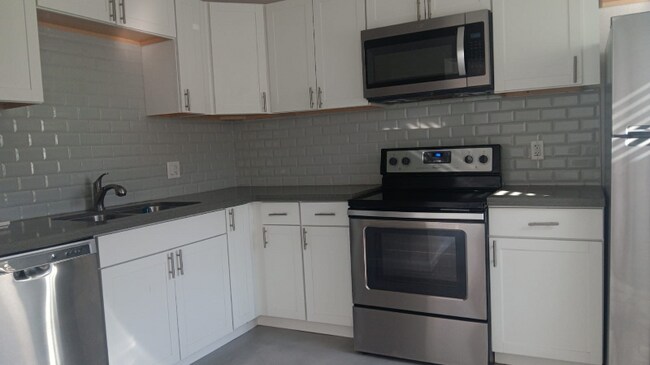 340 W Highland Ave Phoenix, AZ 85013