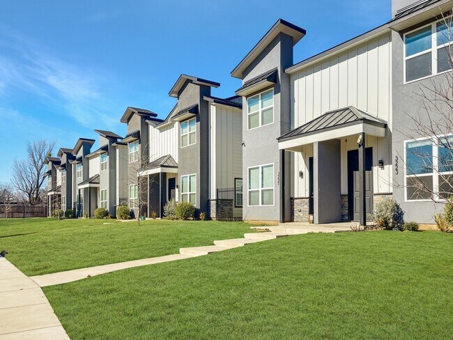 3215 Chenault St Fort Worth, TX 76111