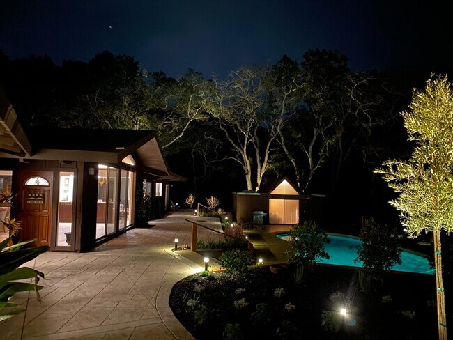 121 Degas Rd Portola Valley, CA 94028