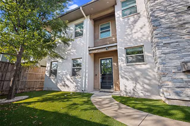 3823 Greenville Ave Dallas, TX 75206