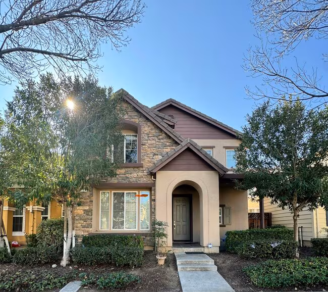 127 W Invitar Ln Mountain House, CA 95391