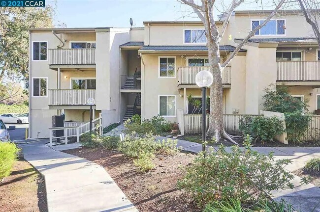2728 Oak Rd Walnut Creek, CA 94597