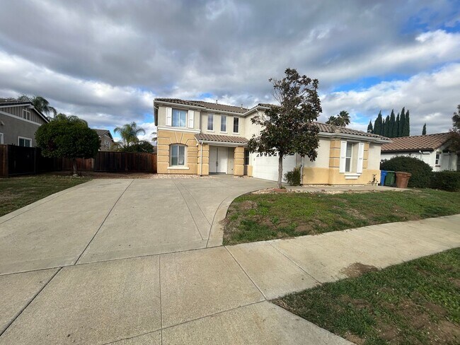 Spacious 3-Bedroom Home with Large Office and Loft