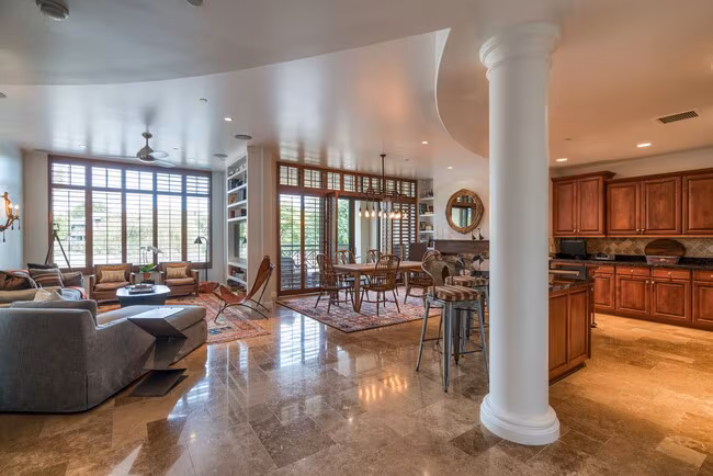 8 Biltmore Estates Dr Phoenix, AZ 85016