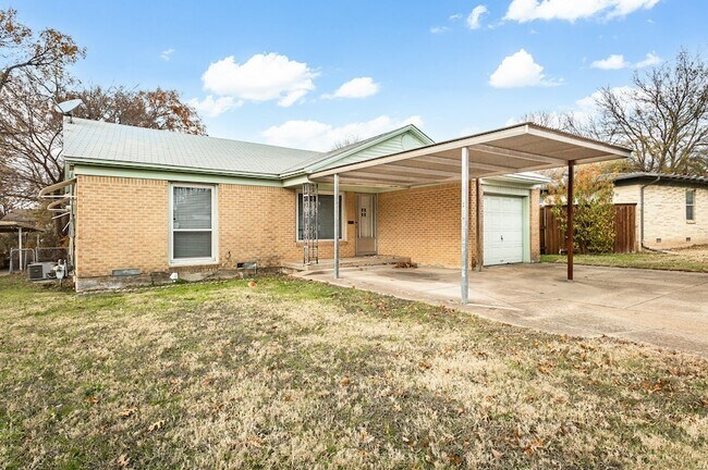 3311 Tooms St Dallas, TX 75227