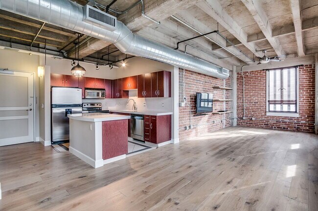 114 W Adams St Phoenix, AZ 85003