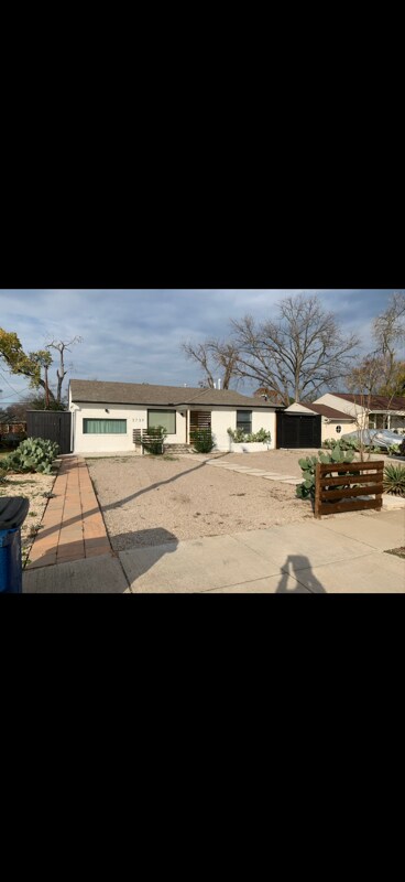 3739 Almazan Dr Dallas, TX 75220