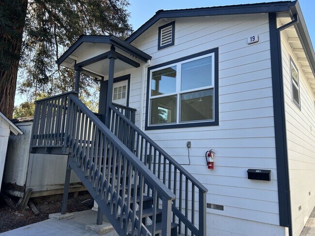 19 7th St Petaluma, CA 94952