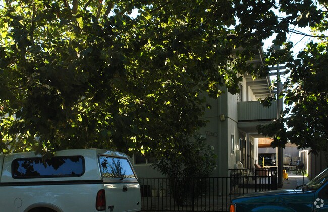 1066 Appian Ln San Jose, CA 95116