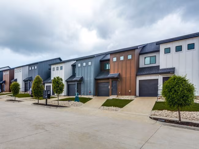 3333 Brambleton Hill Place