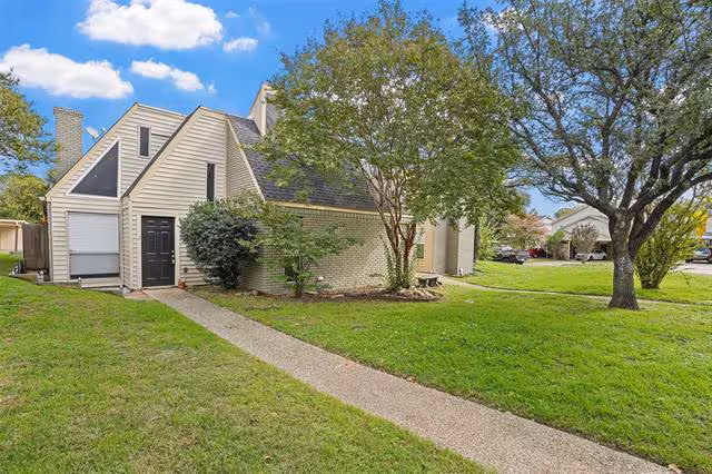 2156 Fleur De Lis Ct Arlington, TX 76012