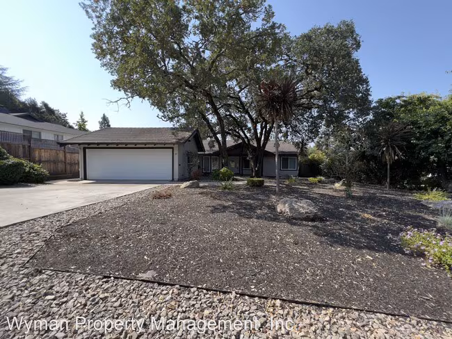 19 Inverness Dr Napa, CA 94558