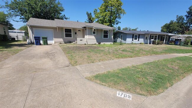 1709 Crestridge Drive
