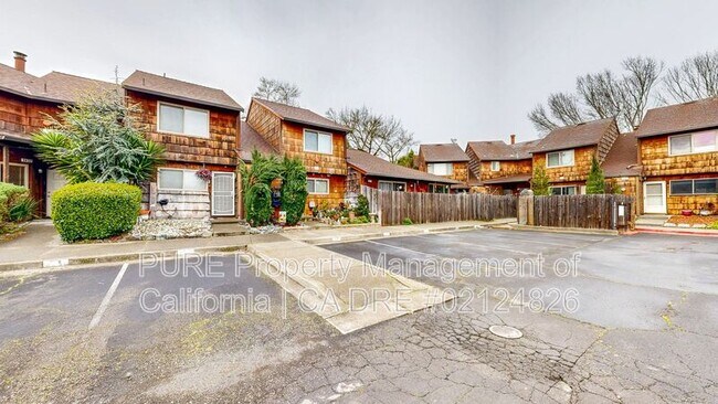 1432 Parkway Dr Rohnert Park, CA 94928