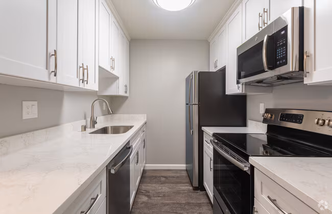 100 Union Avenue Apartments