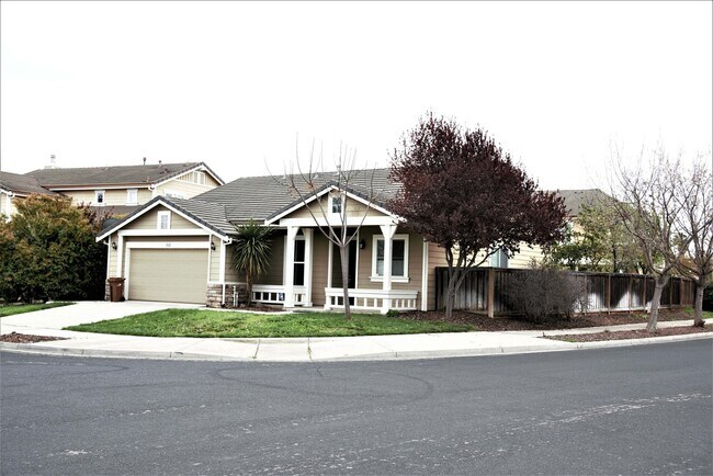 Single Story on corner lot in Brentwood