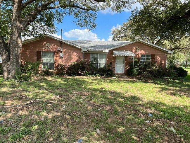 3608 Tarrant Main Street