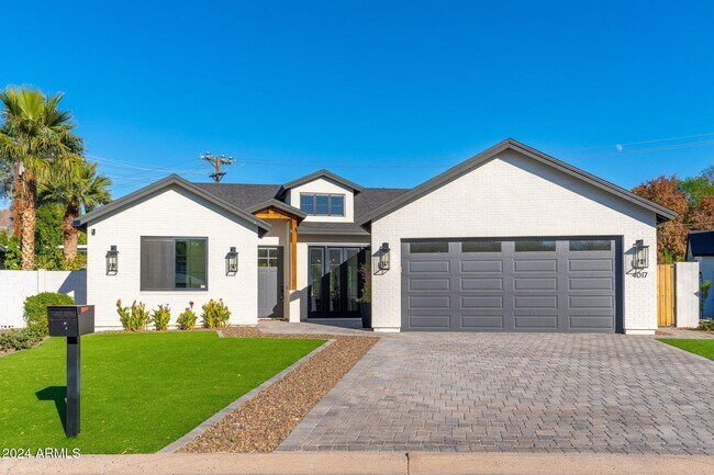 4017 N 49th Pl Phoenix, AZ 85018