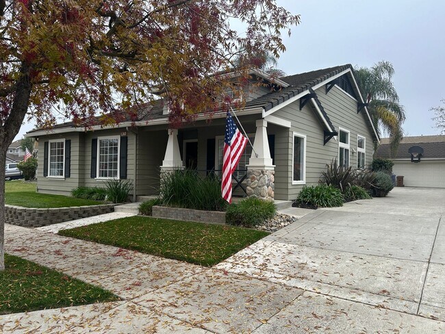 Gorgeous Remodeled Single Story in Brentwood