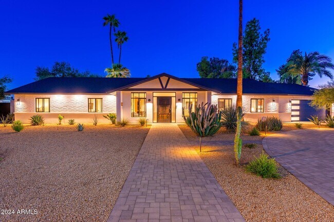 6025 E Charter Oak Rd Scottsdale, AZ 85254