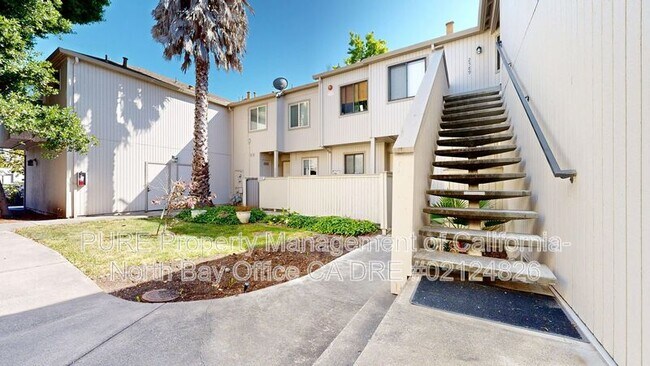 2589 Westberry Dr Santa Rosa, CA 95403