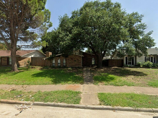 1220 Warwick St Mesquite, TX 75150