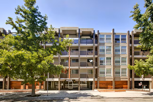 LakePark Apartments