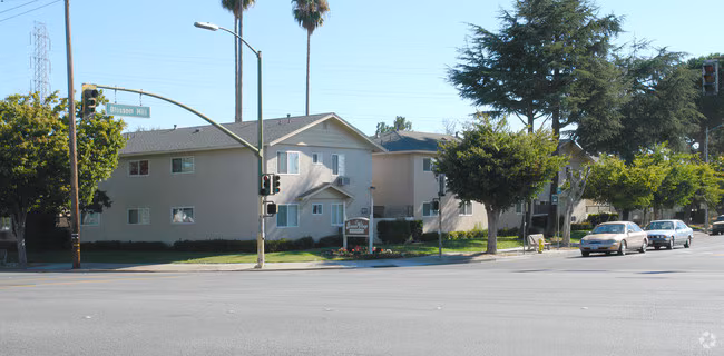1588 Blossom Hill