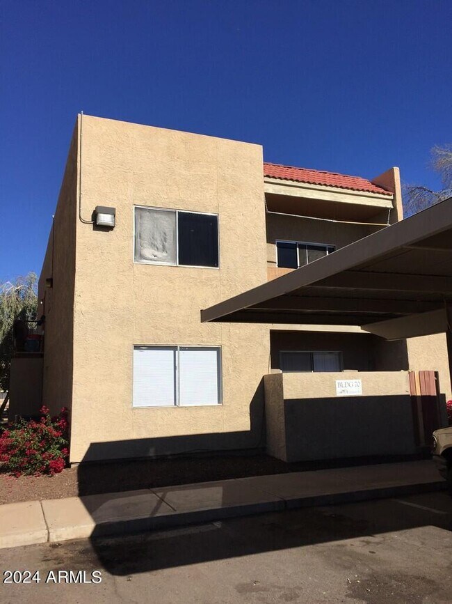 2846 E. Kathleen Road - 102