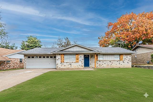 1205 Navaho St Arlington, TX 76012