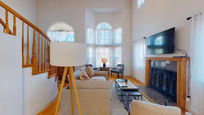 Private Bedroom in Fantastic Cupertino Home with Fenced Backyard