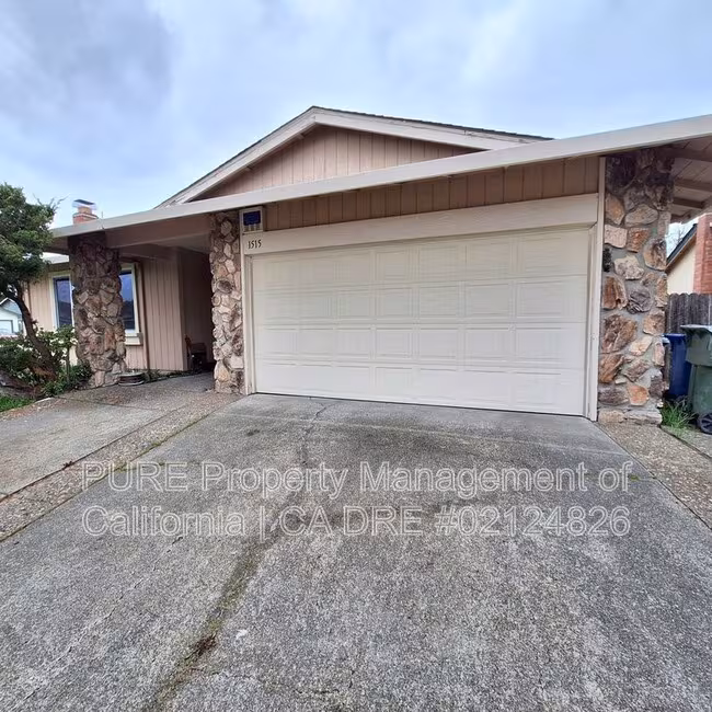 1515 Anna Way Petaluma, CA 94954