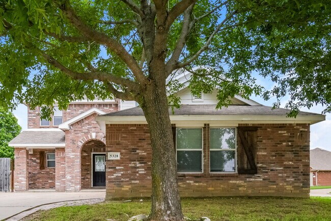 5328 Nueces Lane