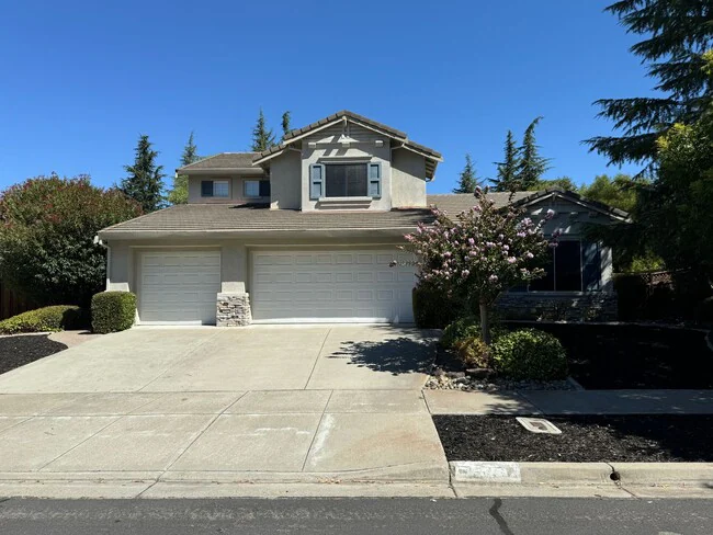 Perfect Shape Single Family Home in Livermore with many upgrades