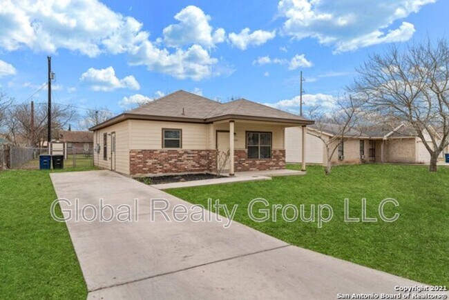 1534 Lahn Rd New Braunfels, TX 78130