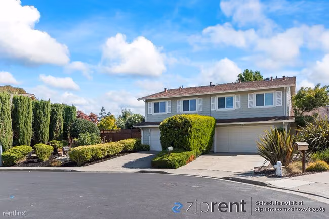 736 Fountainhead Court