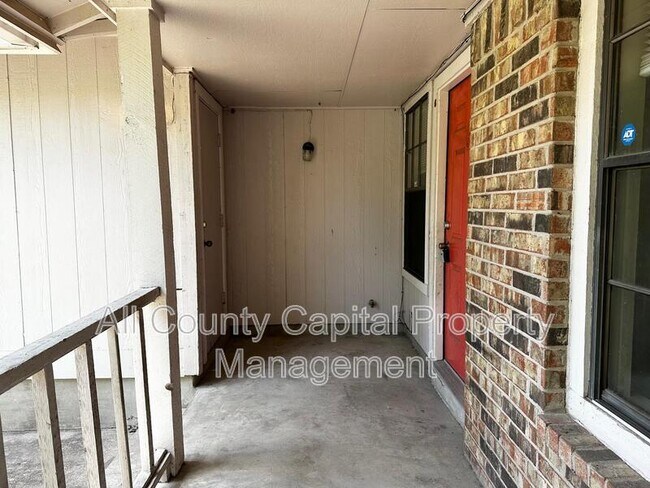 1102 Hickory Grove