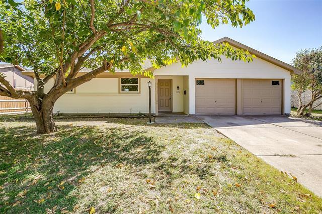 921 Willow Circle South