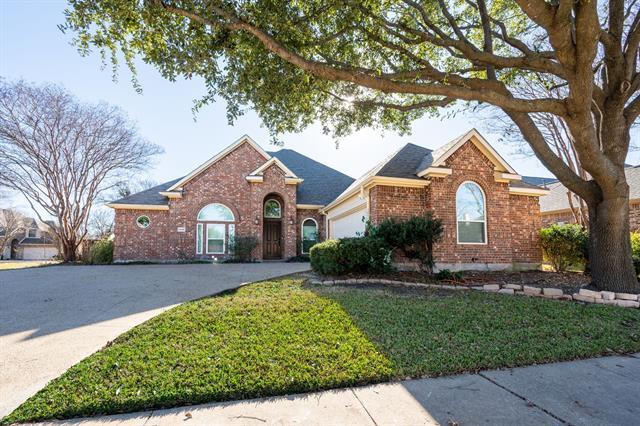 6605 Baycrest Cir Sachse, TX 75048