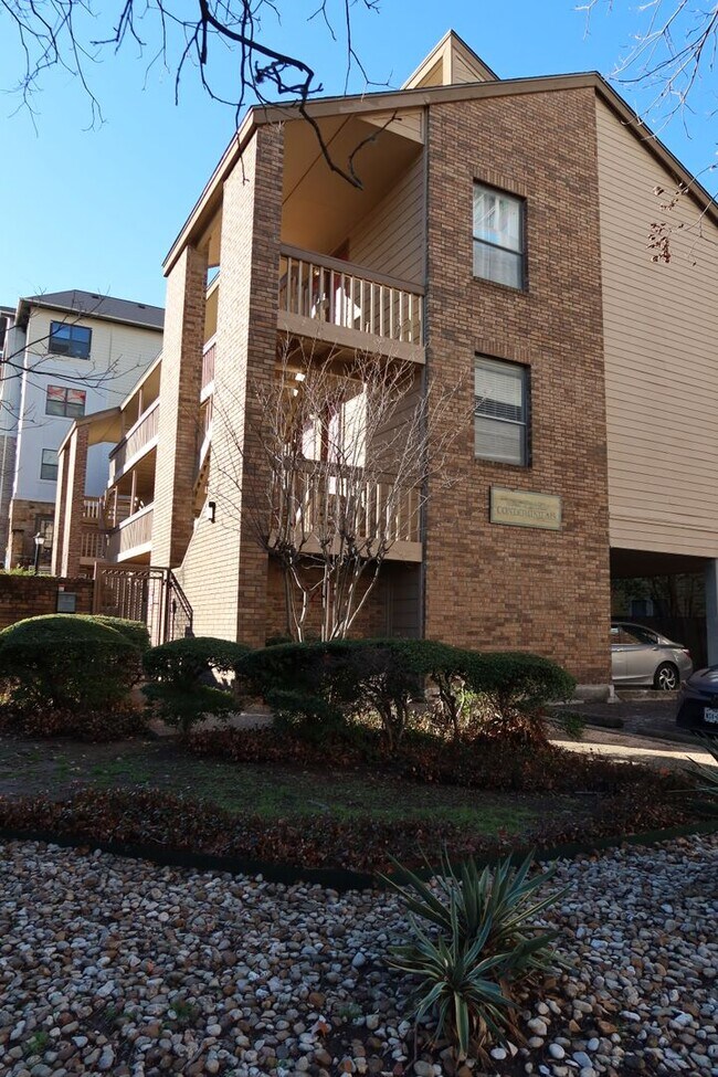 2210 Pearl St Austin, TX 78705