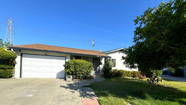 3 Bedroom 2 Bathroom single Story home for rent in Fremont