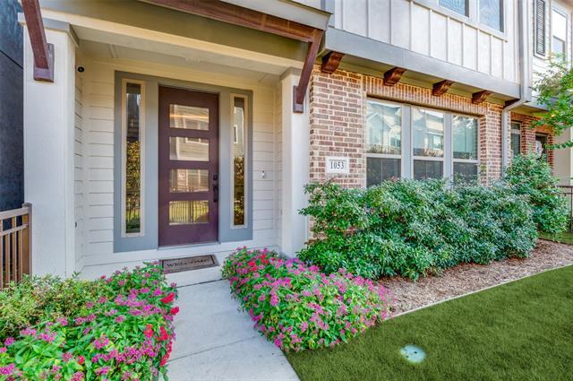 1053 Manacor Ln Dallas, TX 75212