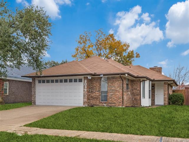 2035 Avignon Dr Carrollton, TX 75007