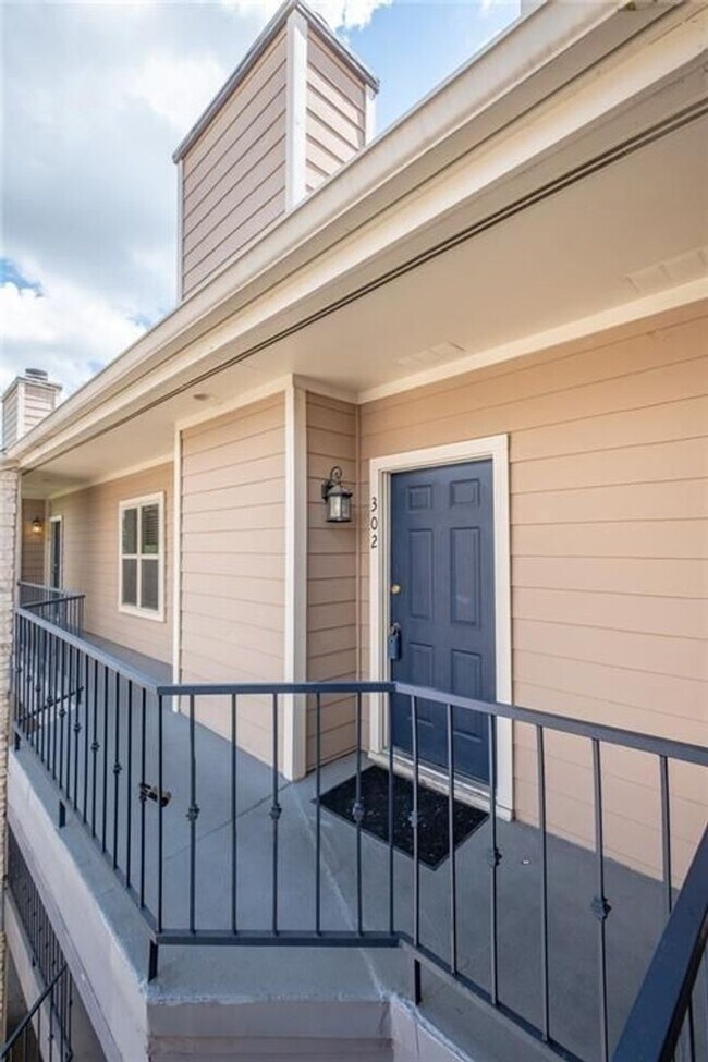 2414 Longview St Austin, TX 78705